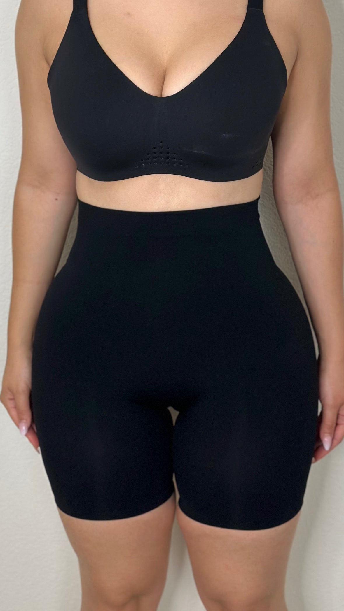SEAMLESS FAJA SHORTS