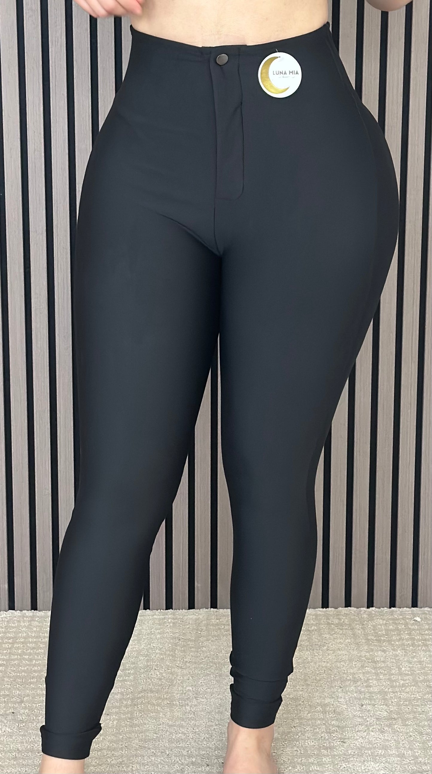SNATCHING BUTT LIFTING LEGGINGS - (BLACK)