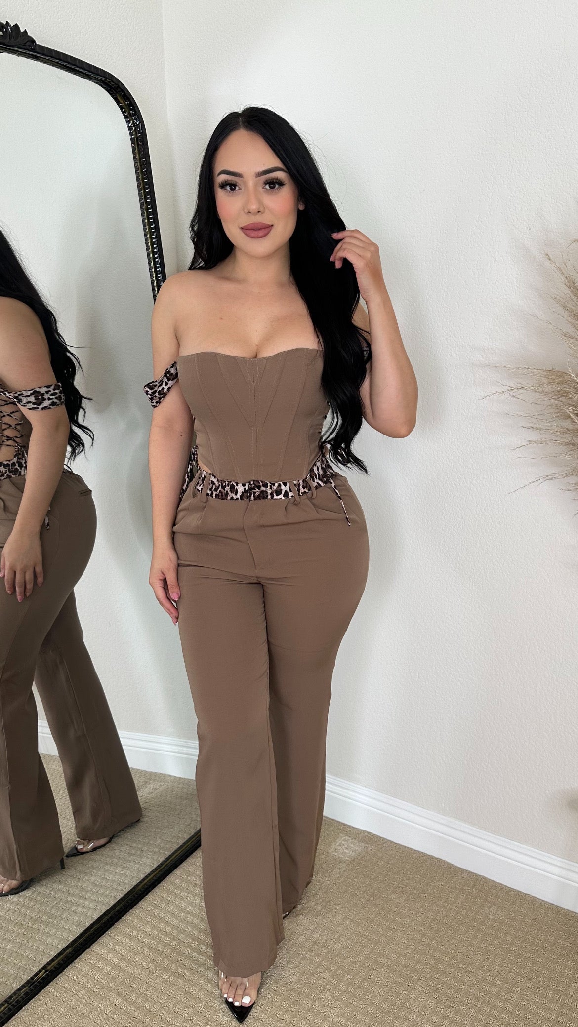 DATE ME SET - (BROWN)