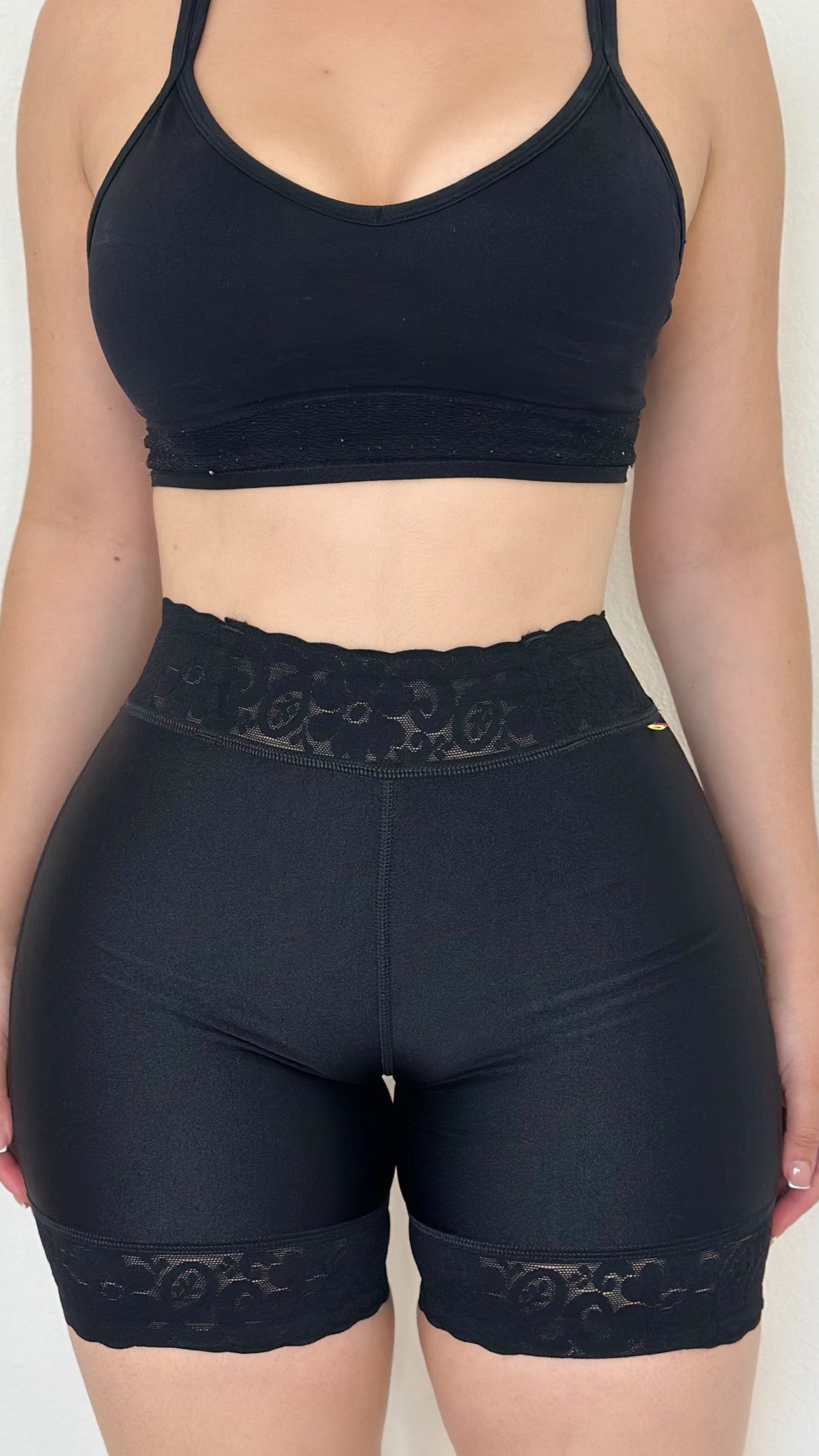 COMFORT LIFTING SHORTS - (MOCHA/BLACK)